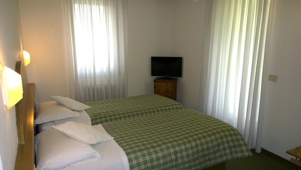 La Felce Bed & Breakfast Carisolo Ruang foto