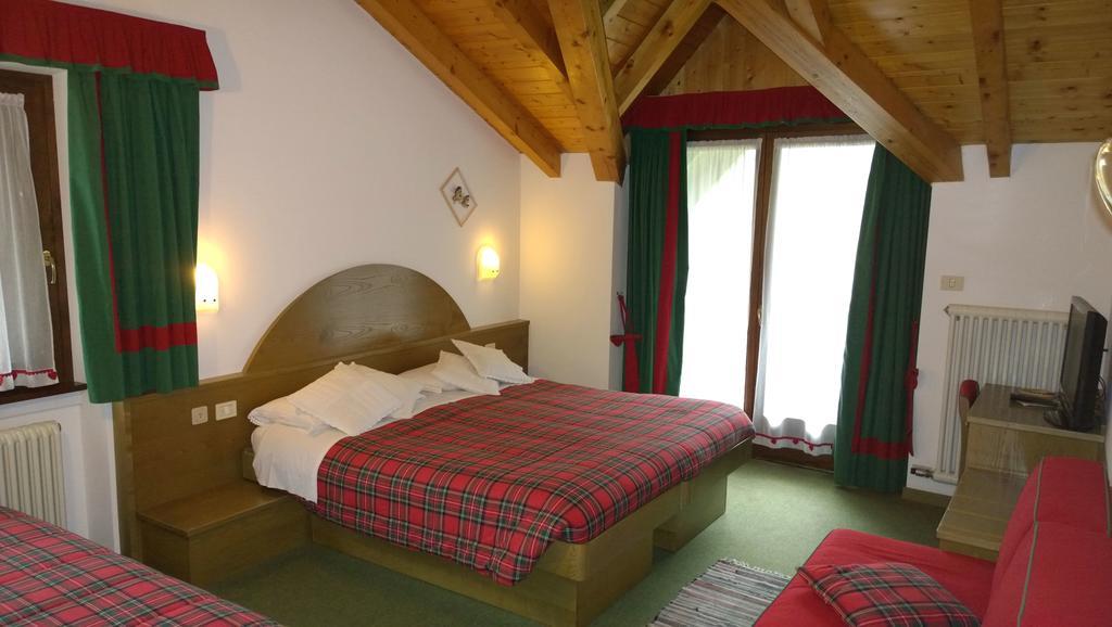 La Felce Bed & Breakfast Carisolo Ruang foto