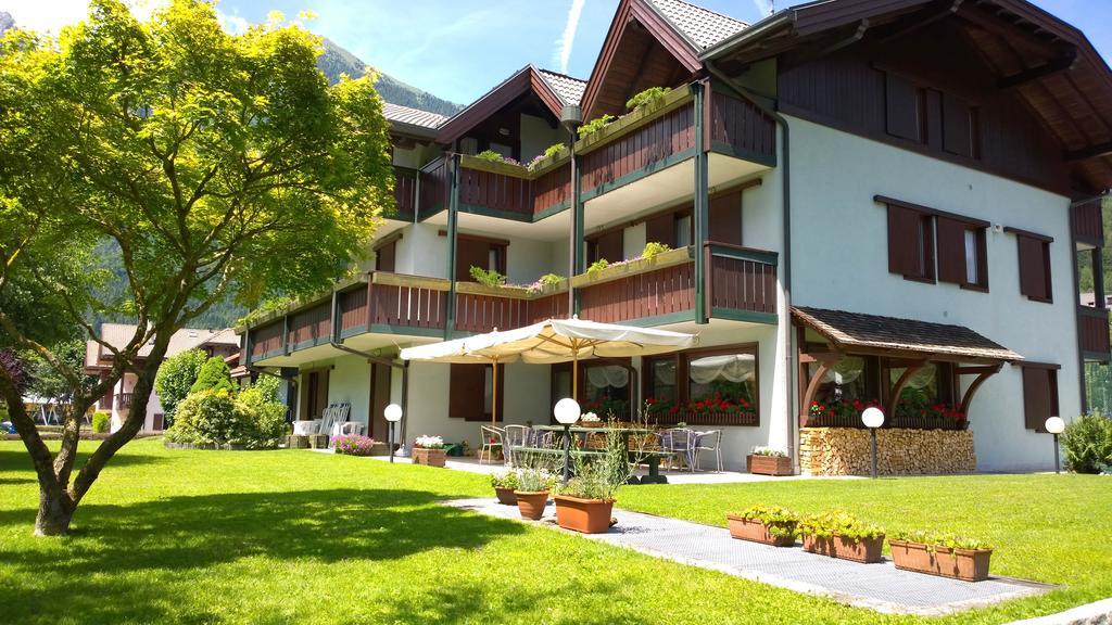 La Felce Bed & Breakfast Carisolo Bagian luar foto